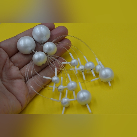 Vintage Earrings Large White Balls 1980s - Picture 8 of 10